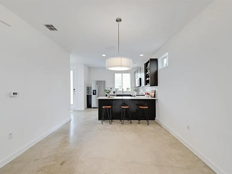705 N Bluff Dr #11 — Photo 5