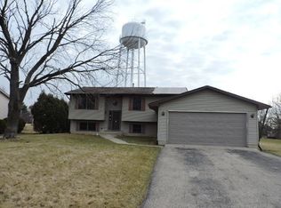 1012 Bonita Ln, McHenry, IL 60050