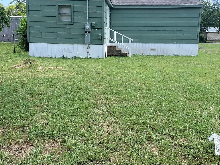 132 Cunningham Blvd — Photo 7