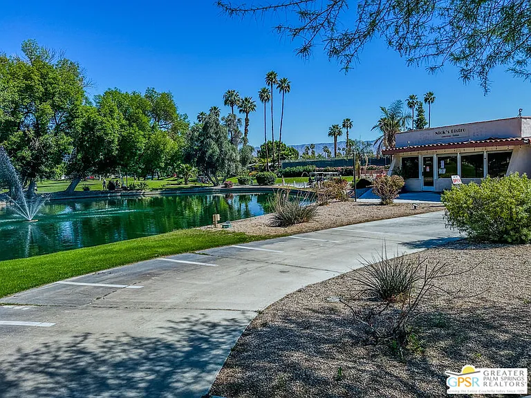 38 N Paseo Laredo — Photo 21