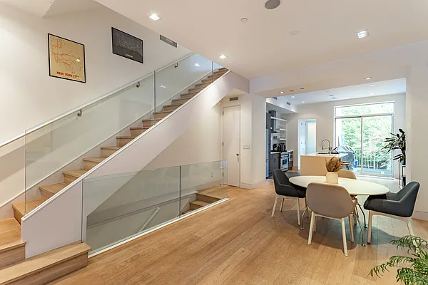 Rented by Rove Travel LLC | media 9