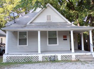 1218 SW 5th St, Topeka, KS 66606