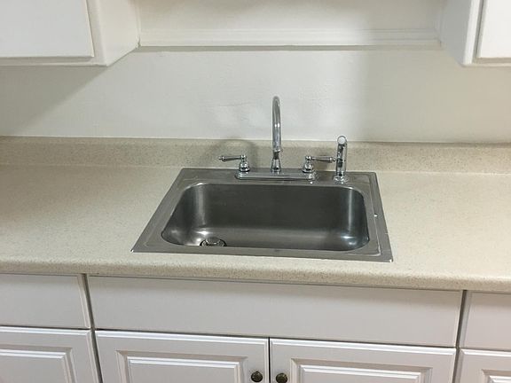 3rd image of 444 Saint Mary St APT 3