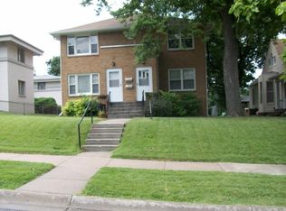 820 S 37th St, Omaha, NE 68105