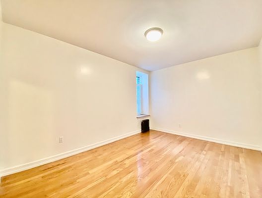 3rd image of 175 Pinehurst Ave APT 2E