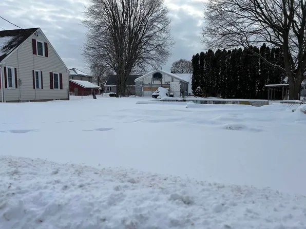 6 Chase St, Massena, NY 13662