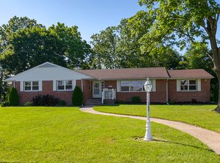 131 Pine St, Williamstown, NJ 08094