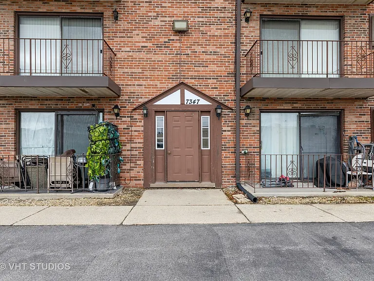 7347 W 79th Pl #2D — Photo 1