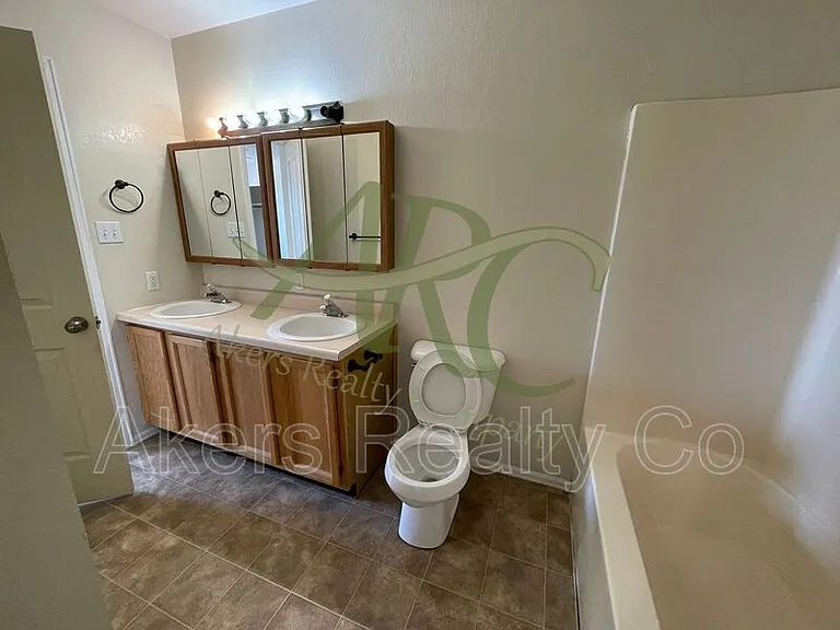 178 E Spaulding Ave — Photo 9