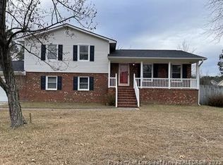 6712 Pin Oak Ln, Fayetteville, NC 28314