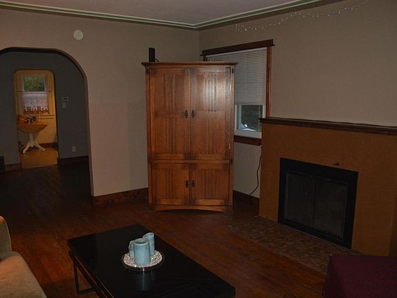 4th image of 814 Capital Ave NE