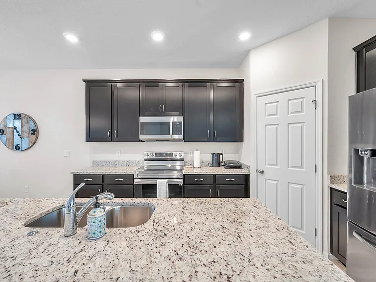 4966 Avalon Park Blvd — Photo 22