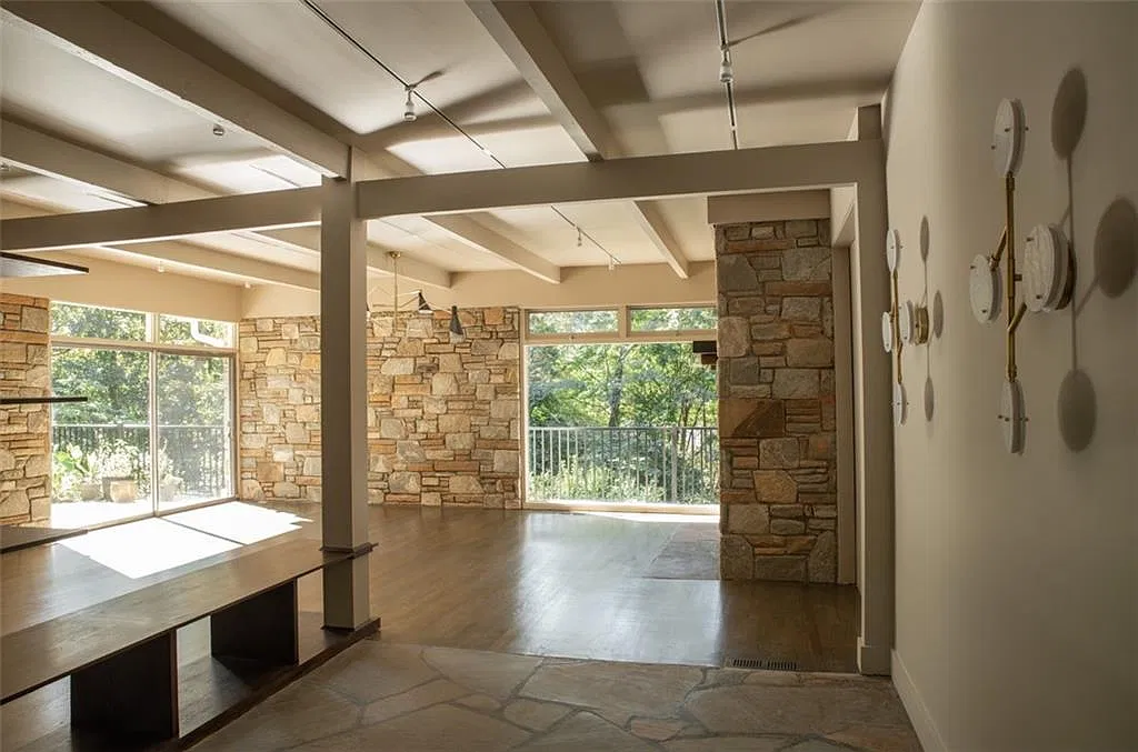 5 bed, 5.0 bath, 2577 sqft, $9,000 — Photo 3