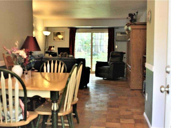 4th image of 718 Towne House Vlg