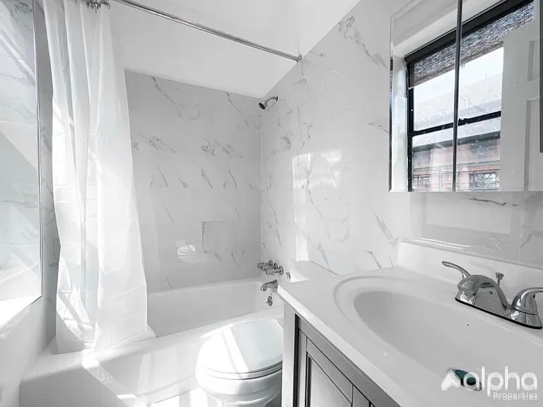 753 E 6th St #8 — Photo 7
