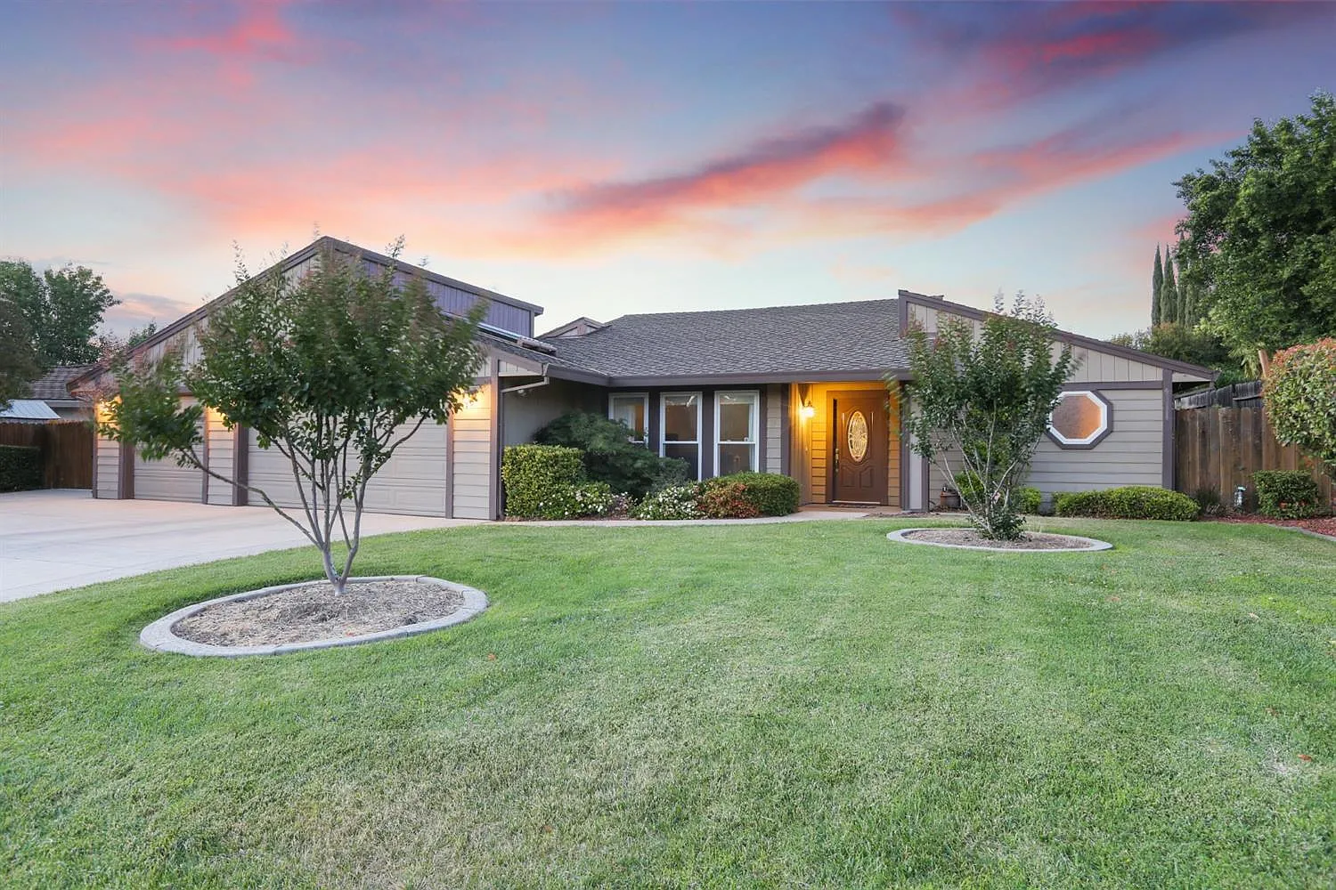 209 Crow Canyon Dr photo 1