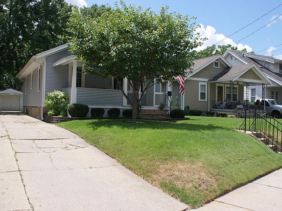 2nd image of 608 Graceland St NE