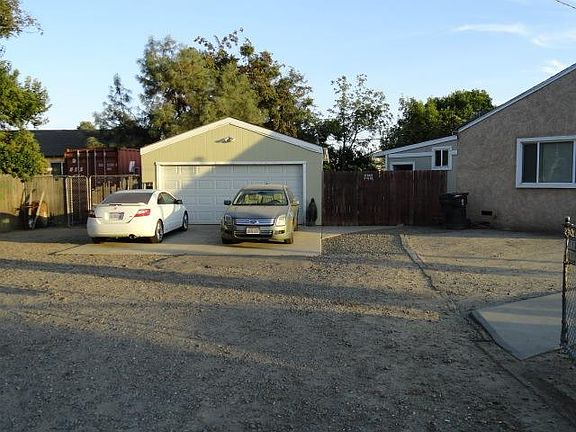 2nd image of 10512 S McKinley Ave