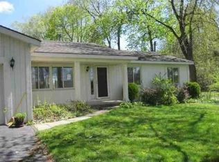 8540 Cooley Beach Dr, White Lake, MI 48386