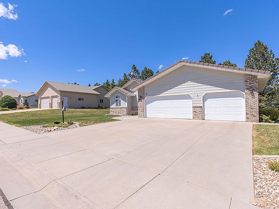 2nd image of 3422 Willowbend Rd