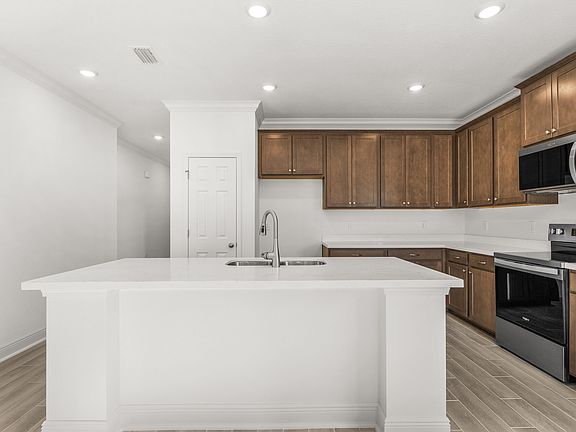 4th image of 209 Lake Merial Blvd