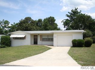 7 S Davis St, Beverly Hills, FL 34465
