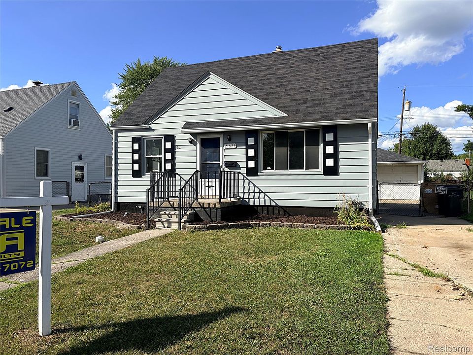 1st image of 21623 Revere St