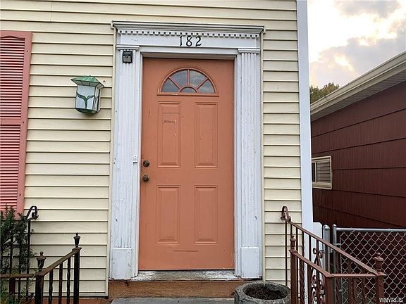 3rd image of 182 Heath St #2