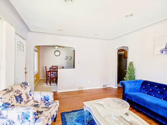 5th image of 8301 Sorrento Ave