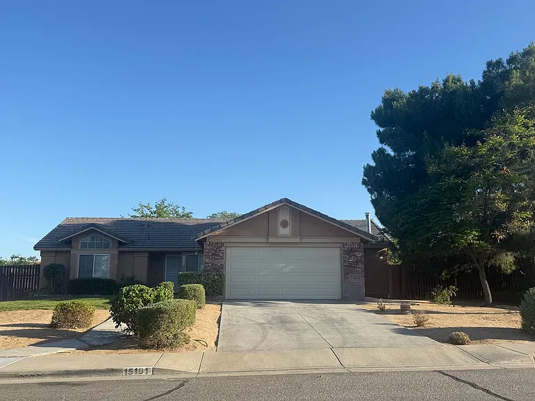 15191 Farmington Ct — Photo 11