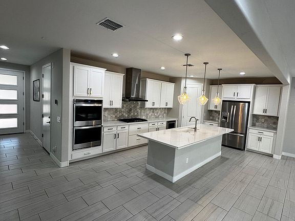 3rd image of 648 W Winchester Dr