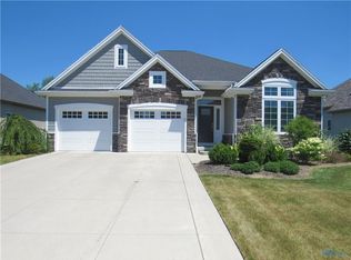 7502 Hickory Valley Dr, Maumee, OH 43537