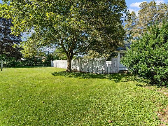 2nd image of 285 Glen Mary Dr
