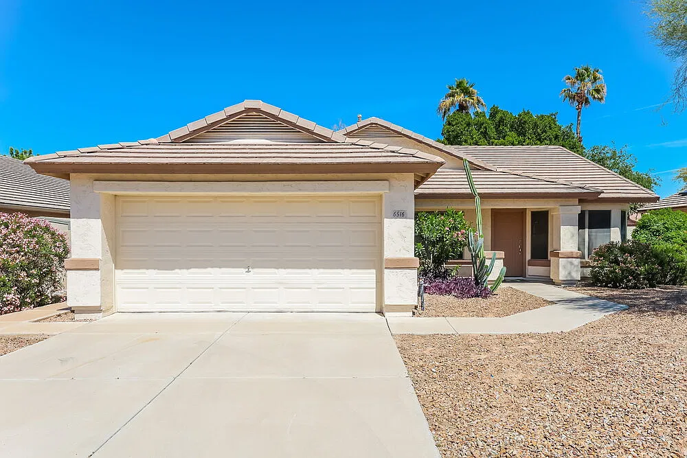 3 bed, 2.0 bath, 1670 sqft, $3,070 — Photo 1
