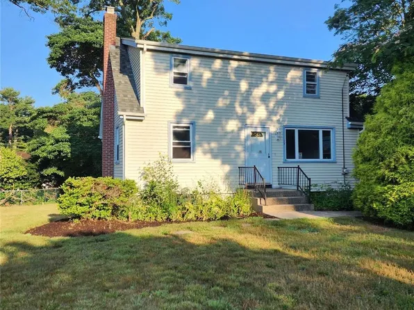 24 Washington Avenue, Sound Beach, NY 11789