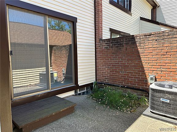 2nd image of 304 Charlesgate Cir