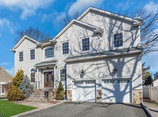 30 Park Dr, Kenilworth, NJ 07033