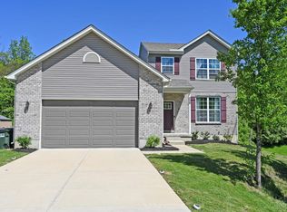 8906 Summer Crest Dr, Cincinnati, OH 45251