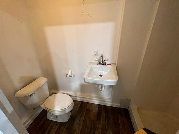 5th image of 932 W 31st St #3