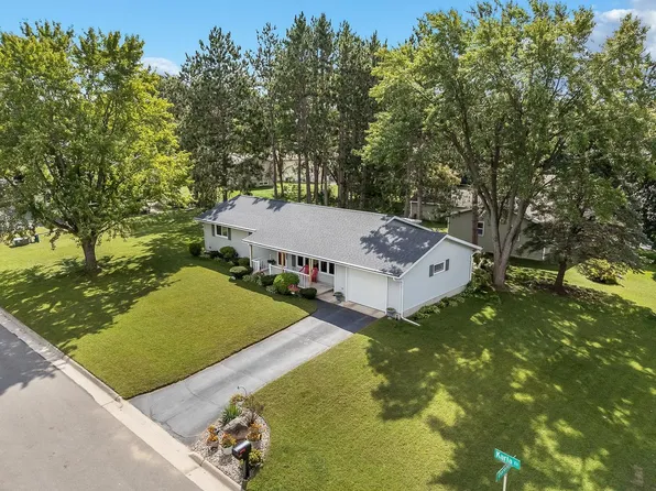 510 Karla Ct, Portage, WI 53901