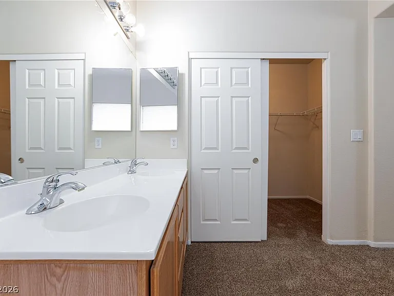 2598 Highland Cliff Dr — Photo 24
