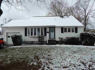 7 Edgewood Dr, Saugerties, NY