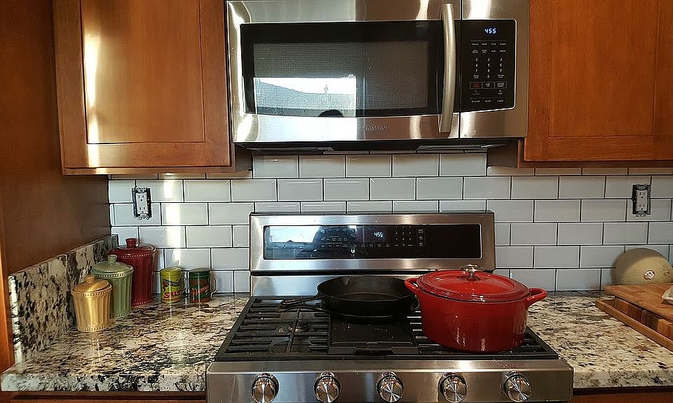 1st image of 36 N Oak Ave