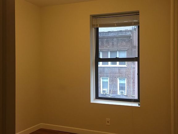 5th image of 164 E 33rd St #16