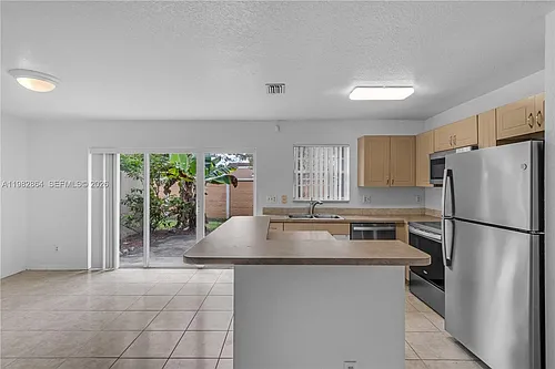 2400 SW 87th Way Photo 1