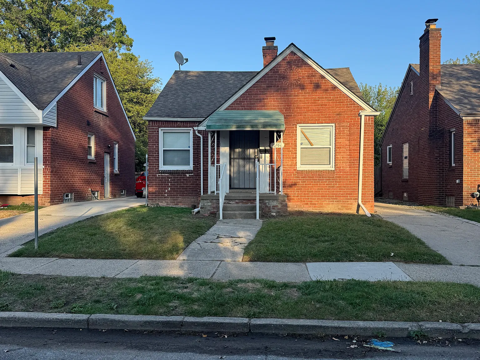 16762 Rutherford St — Photo 2