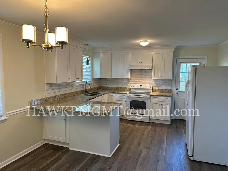 210 Luckett Pl — Photo 5