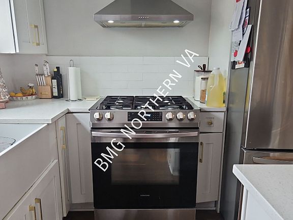 3rd image of 3017 Manning St