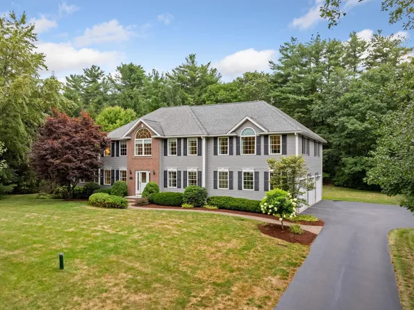 11 Gauthier Way, Pelham, NH 03076