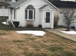 33 Johnson Pl, Freeport, NY 11520